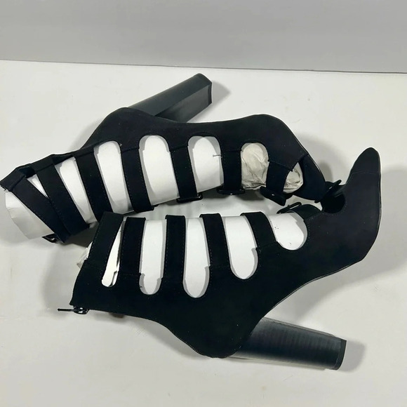 NIB!Olivia Jorgensen "Murray" 7 Buckles - Back Zipper - Pee a Boo Toe - Size 9 - Picture 4 of 14